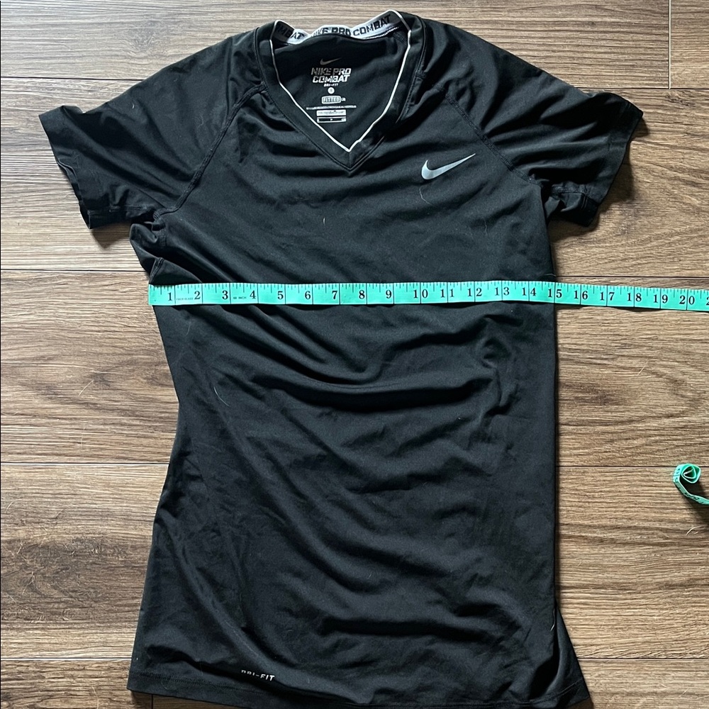 Nike Women's Black Short Sleeve Tee